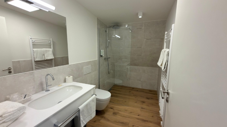 Midgard Zimmer 31 Bad 1